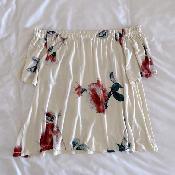 Aritzia Wilfred off the shoulder top - Picture 1 of 3